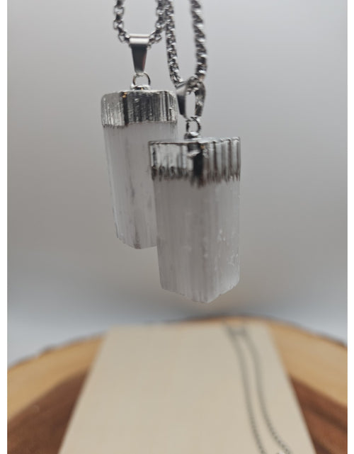 Load image into Gallery viewer, Selenite Crystal Necklace 1 Each W/Chain

