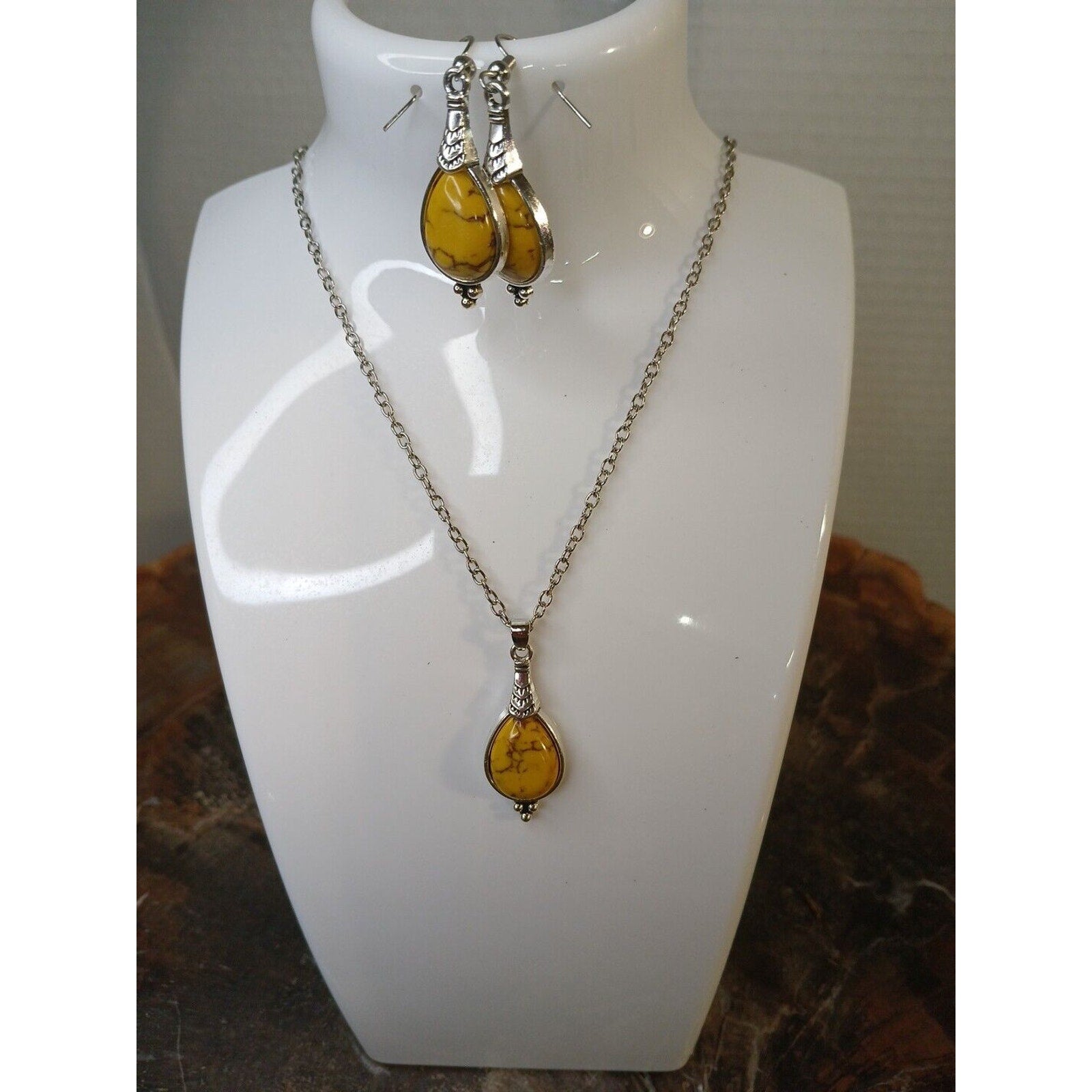 NATURAL STONE NECKLACE AND EARRINGS