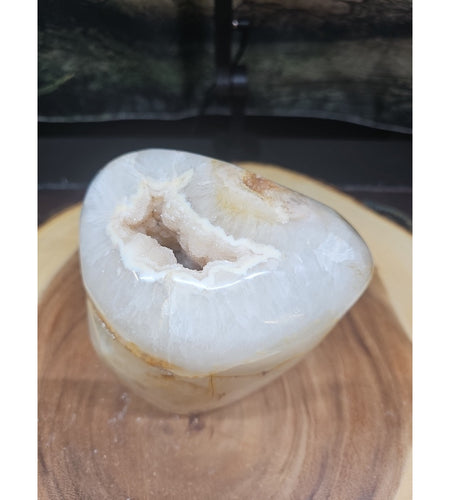 Natural 4.71lb Agate Carnelian Quartz Crystal Geode