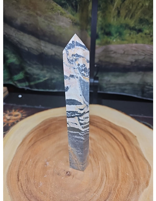 Load image into Gallery viewer, Zebra Stone Tower 443g 8in Tall

