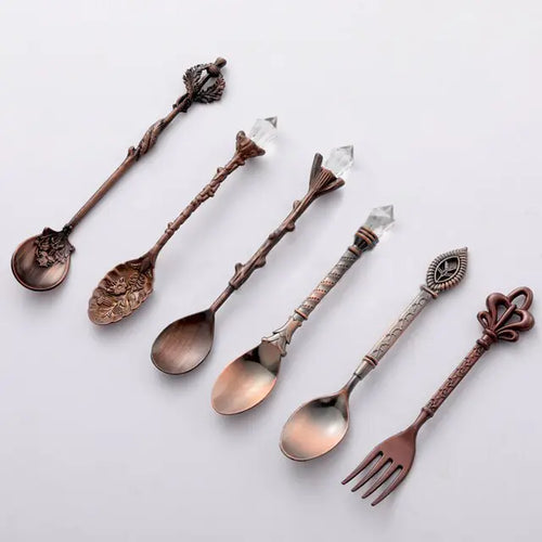 Load image into Gallery viewer, Vintage Dessert Royal Style  Cutlery Set
