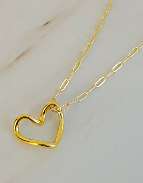 Load image into Gallery viewer, Heart And Chain Necklace
