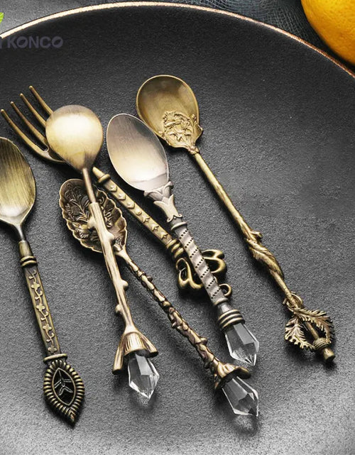 Load image into Gallery viewer, Vintage Dessert Royal Style  Cutlery Set
