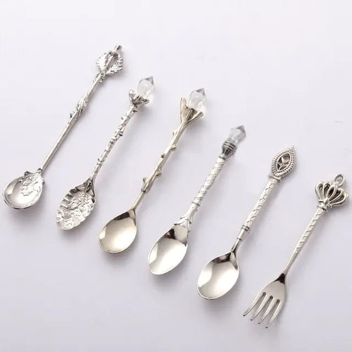 Load image into Gallery viewer, Vintage Dessert Royal Style  Cutlery Set
